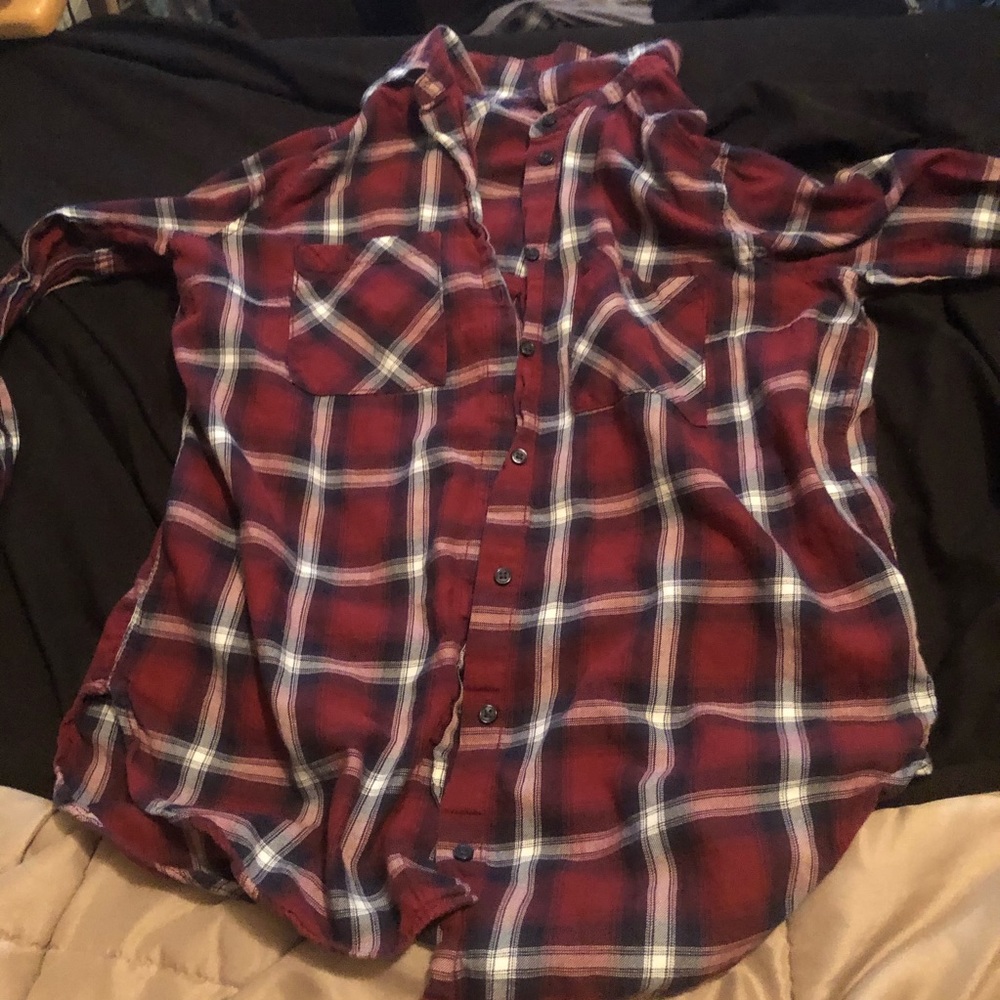 💕3/$20! Button Up Shirt